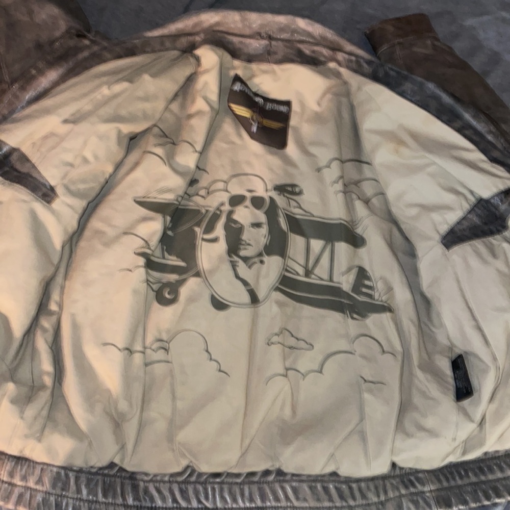 Wilsons Leather “Adventure Bound” 
Men’s Medium Brown Leather Jacket - Picture 3 of 3